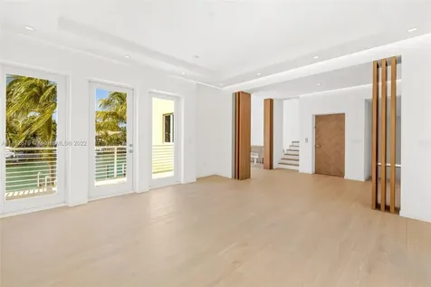 6003 S Laguna Path S Miami Beach FL 33141