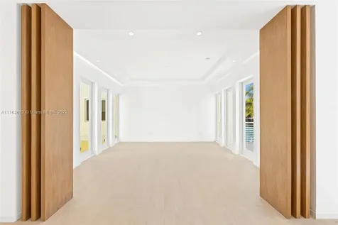 6003 S Laguna Path S Miami Beach FL 33141