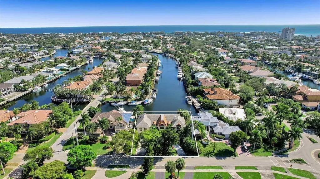 2732 NE 23rd Avenue Lighthouse Point FL 33064