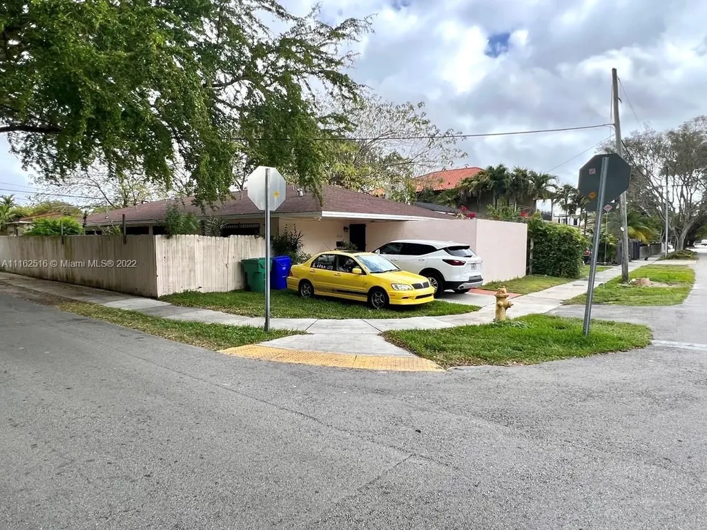 3793 SW 28th Street Miami FL 33134