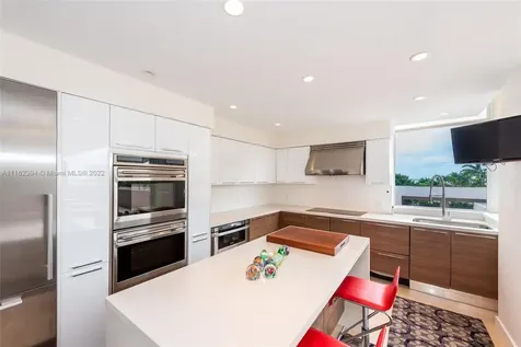 1000 Venetian Way Miami FL 33139