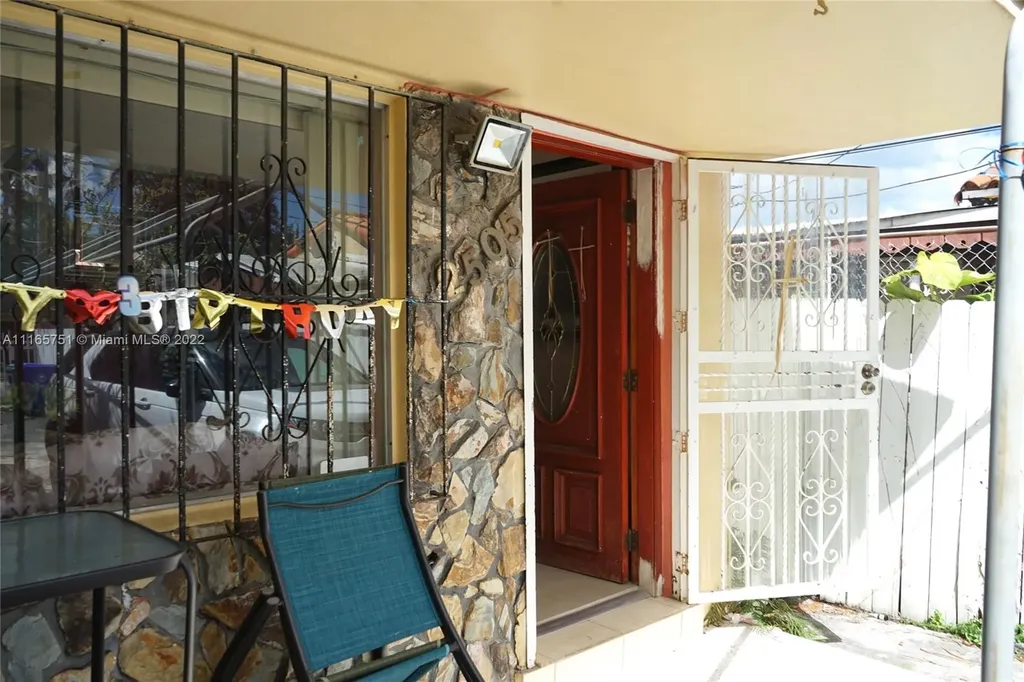 2505 NW 28th Street Miami FL 33142