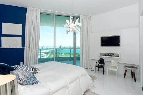 900 Biscayne Boulevard Miami FL 33132