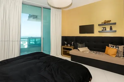 900 Biscayne Boulevard Miami FL 33132
