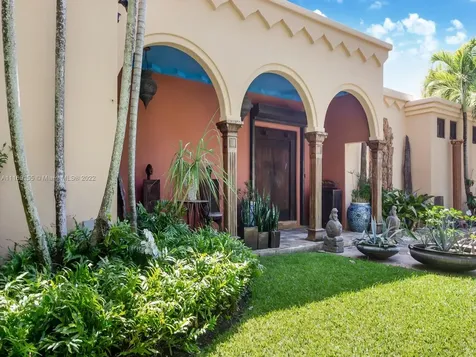 365 Harbor Court Key Biscayne FL 33149