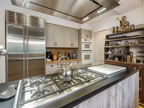 365 Harbor Court Key Biscayne FL 33149