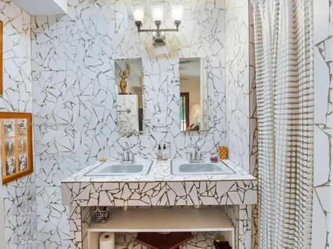 365 Harbor Court Key Biscayne FL 33149
