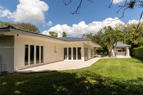 9855 SW 89th Court Miami FL 33176