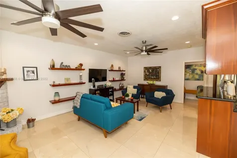 9855 SW 89th Court Miami FL 33176