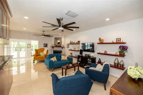 9855 SW 89th Court Miami FL 33176