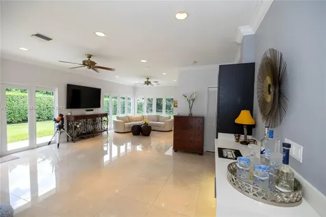 9855 SW 89th Court Miami FL 33176