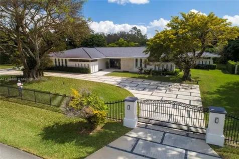 9855 SW 89th Court Miami FL 33176