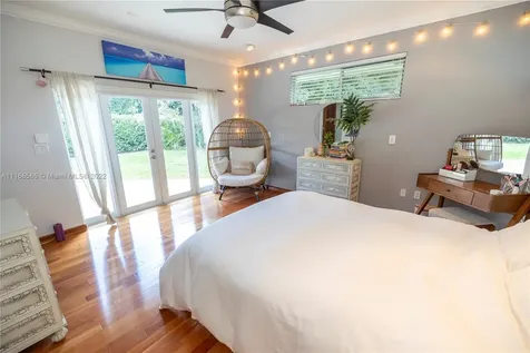 9855 SW 89th Court Miami FL 33176