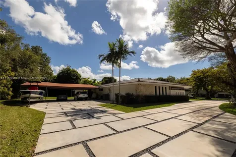 9855 SW 89th Court Miami FL 33176