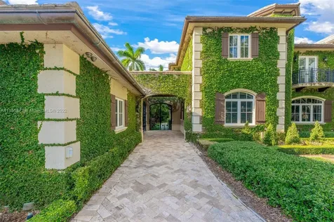8560 SW 52nd Avenue Miami FL 33143