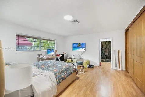 85 W Shoredr Miami FL 33133