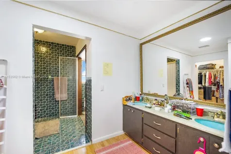 85 W Shoredr Miami FL 33133