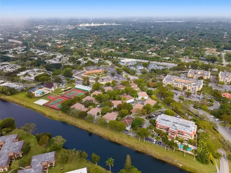 7937 Camino Circle Miami FL 33143