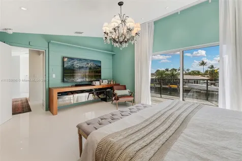 2052 NE 121st Road North Miami FL 33181