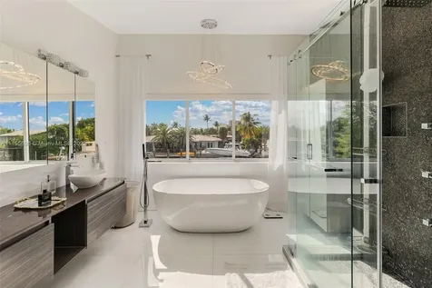 2052 NE 121st Road North Miami FL 33181
