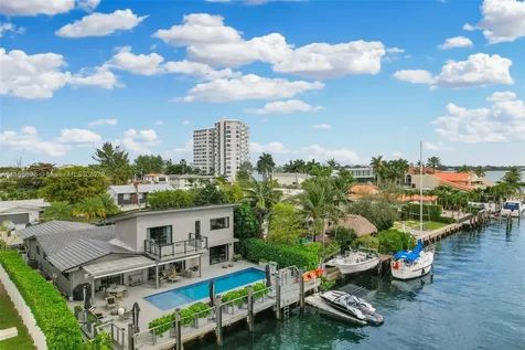 2052 NE 121st Road North Miami FL 33181
