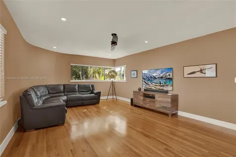 2000 SW 17th Terrace Miami FL 33145