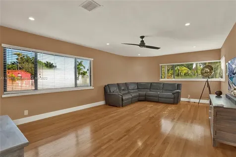 2000 SW 17th Terrace Miami FL 33145
