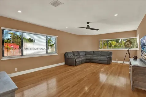 2000 SW 17th Terrace Miami FL 33145