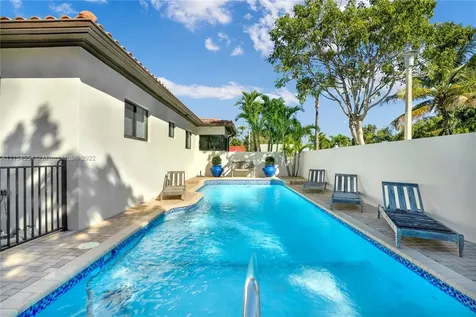2000 SW 17th Terrace Miami FL 33145