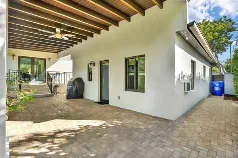 2000 SW 17th Terrace Miami FL 33145