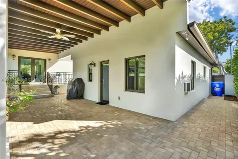 2000 SW 17th Terrace Miami FL 33145
