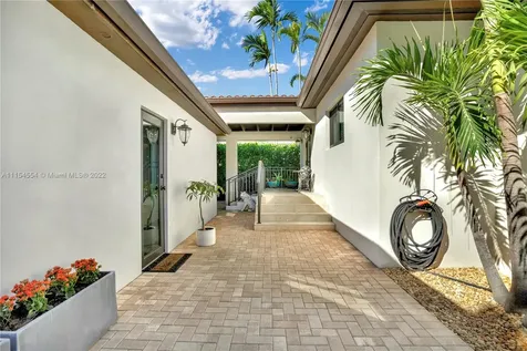 2000 SW 17th Terrace Miami FL 33145