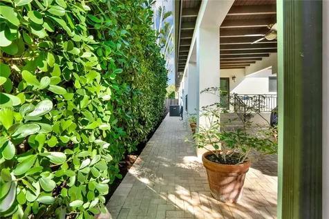 2000 SW 17th Terrace Miami FL 33145