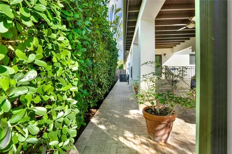 2000 SW 17th Terrace Miami FL 33145