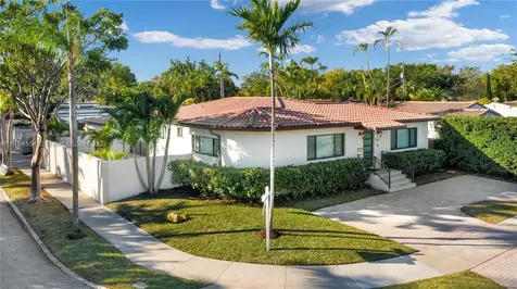 2000 SW 17th Terrace Miami FL 33145