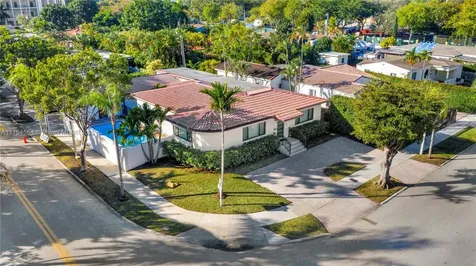 2000 SW 17th Terrace Miami FL 33145