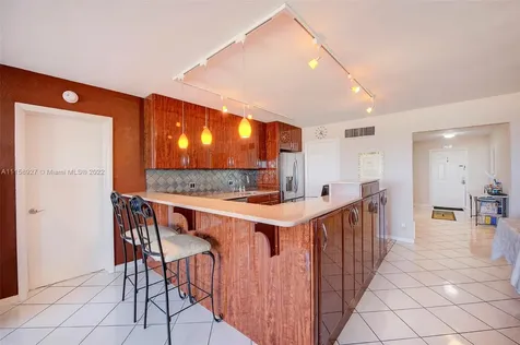 201 Van Buren Street Hollywood FL 33019