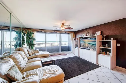 201 Van Buren Street Hollywood FL 33019