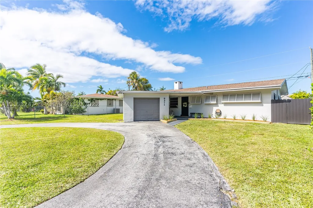 9571 Martinique Drive Cutler Bay FL 33189