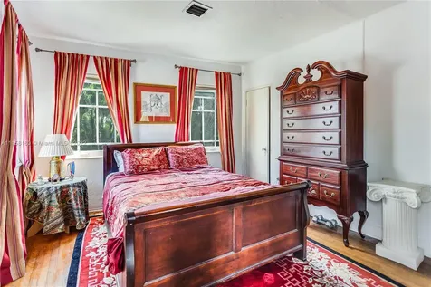 6355 Lagorce Drive Miami Beach FL 33141