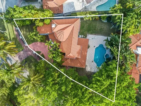 6355 Lagorce Drive Miami Beach FL 33141