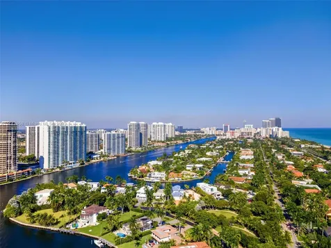 Aventura FL 33180
