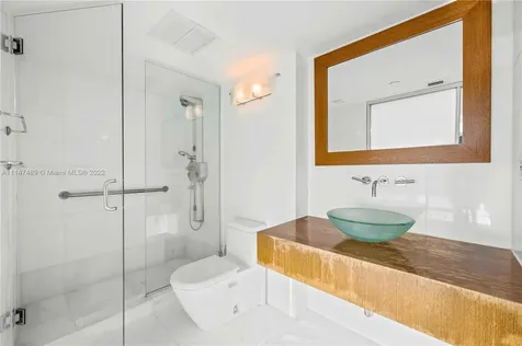 400 S Pointe Drive Miami Beach FL 33139