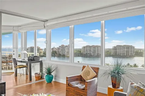400 S Pointe Drive Miami Beach FL 33139