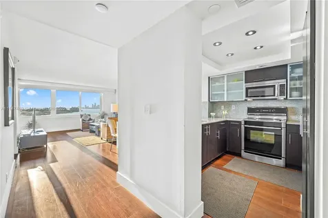 400 S Pointe Drive Miami Beach FL 33139