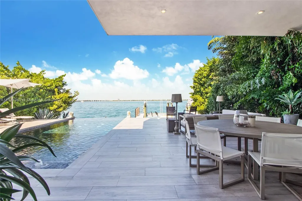 1379 N Venetian Way Miami FL 33139