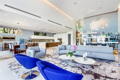 1379 N Venetian Way Miami FL 33139
