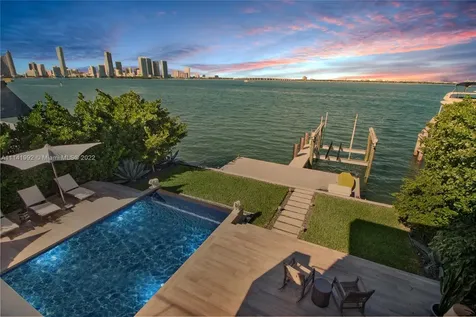 1379 N Venetian Way Miami FL 33139