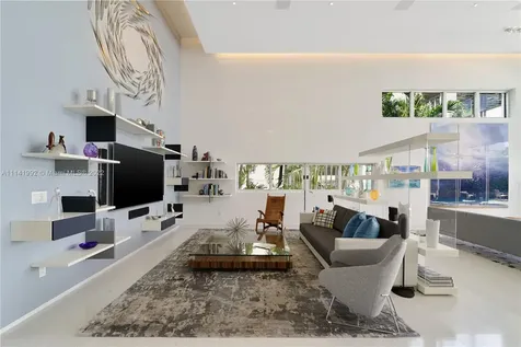 1379 N Venetian Way Miami FL 33139