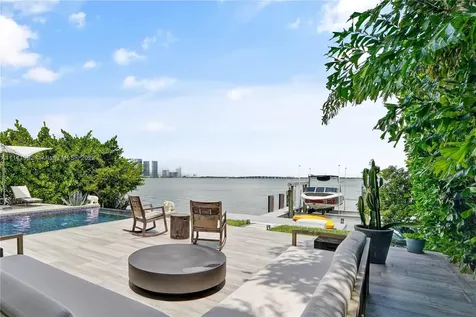 1379 N Venetian Way Miami FL 33139